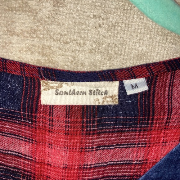 Southern Stitch top - Picture 2 of 5